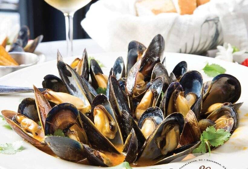 호텔 Embassy Suites By Hilton Savannah Historic District