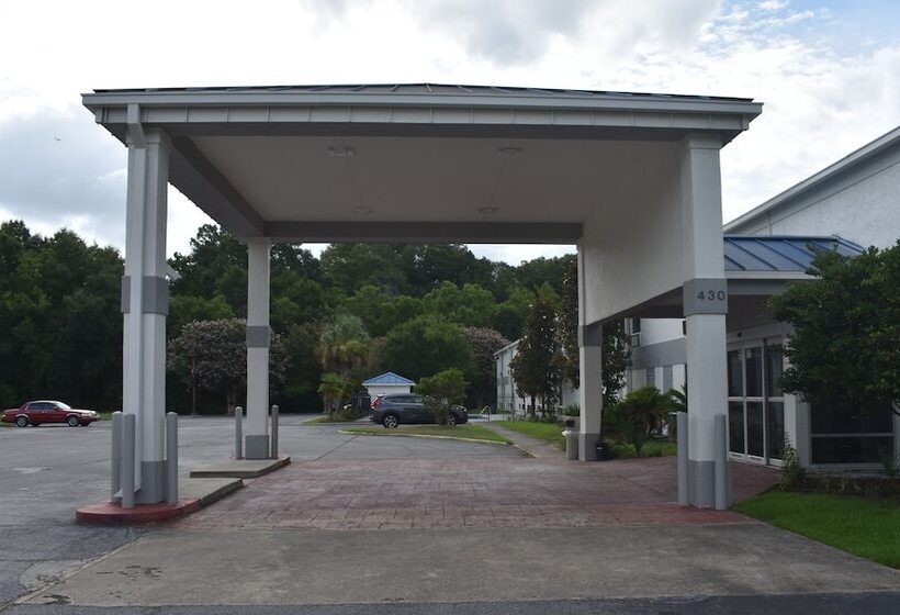 בית מלון כפרי Executive Inn And Suites Baker