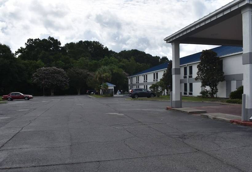 בית מלון כפרי Executive Inn And Suites Baker