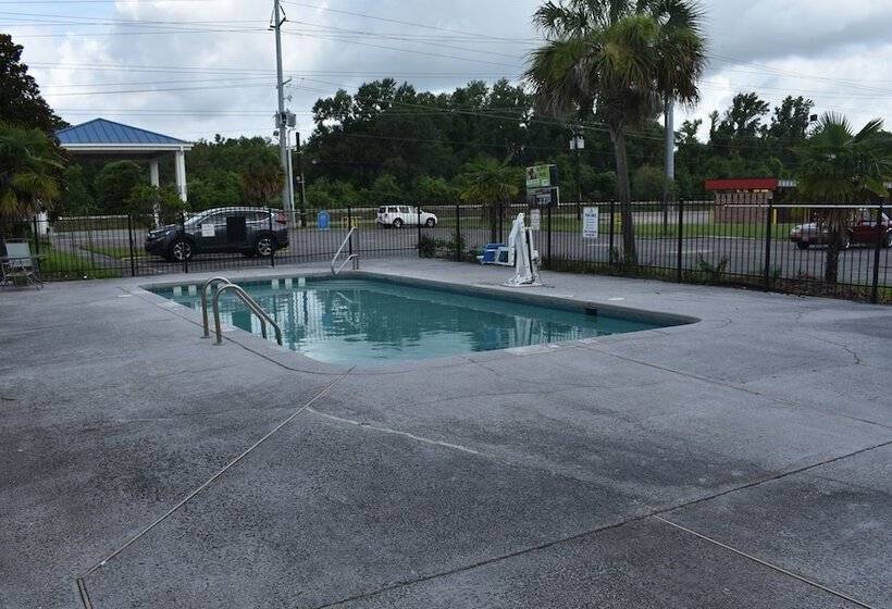 בית מלון כפרי Executive Inn And Suites Baker