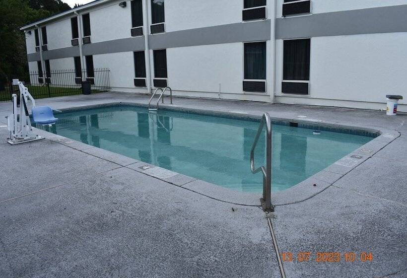 בית מלון כפרי Executive Inn And Suites Baker