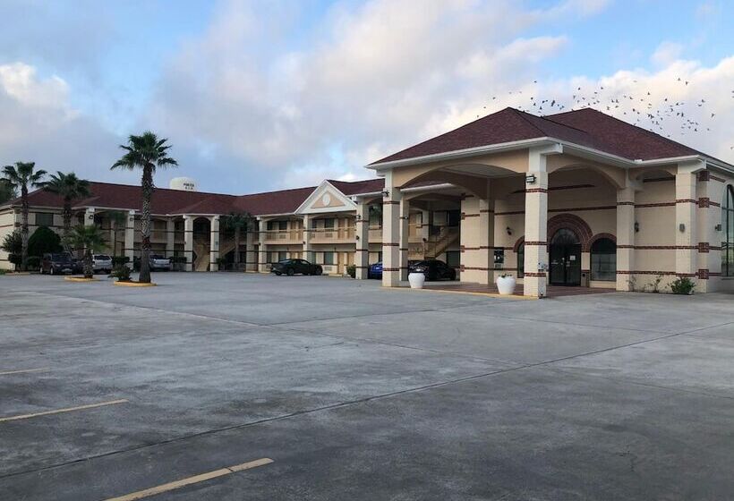 Отель Porter Executive Inn & Suites