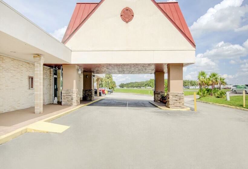 OYO Hotel Dundee By Crystal Lake