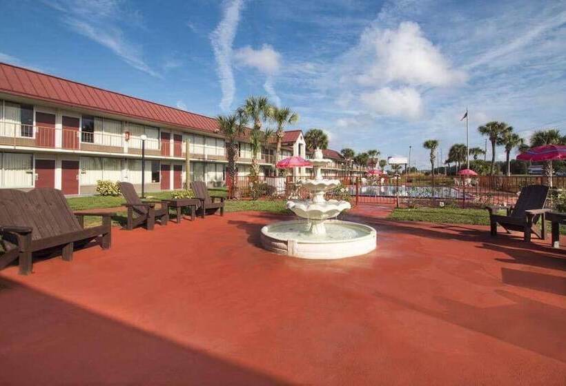 OYO Hotel Dundee By Crystal Lake