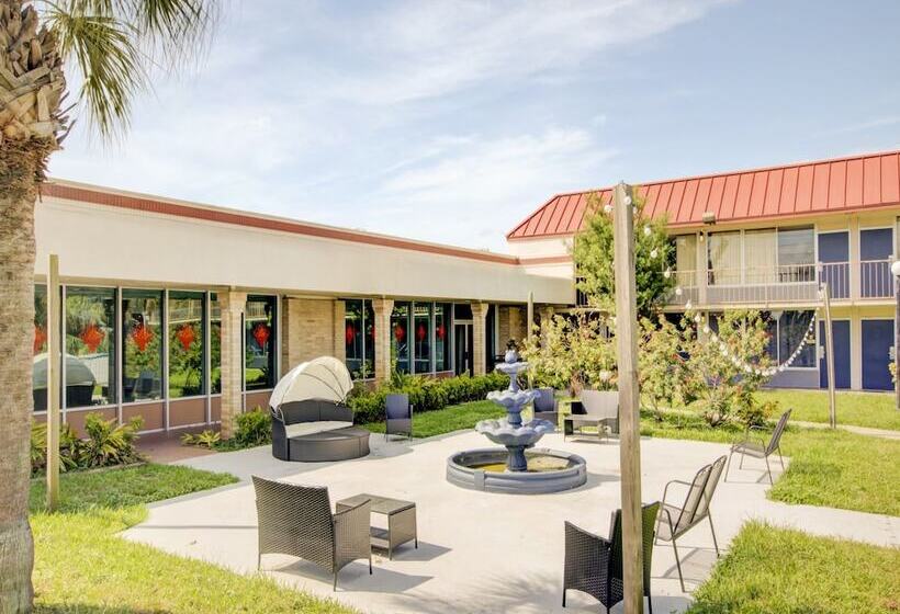 OYO Hotel Dundee By Crystal Lake