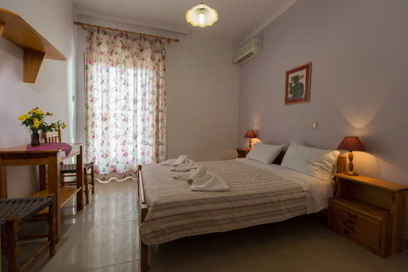 Отель Filoxenia Apartments