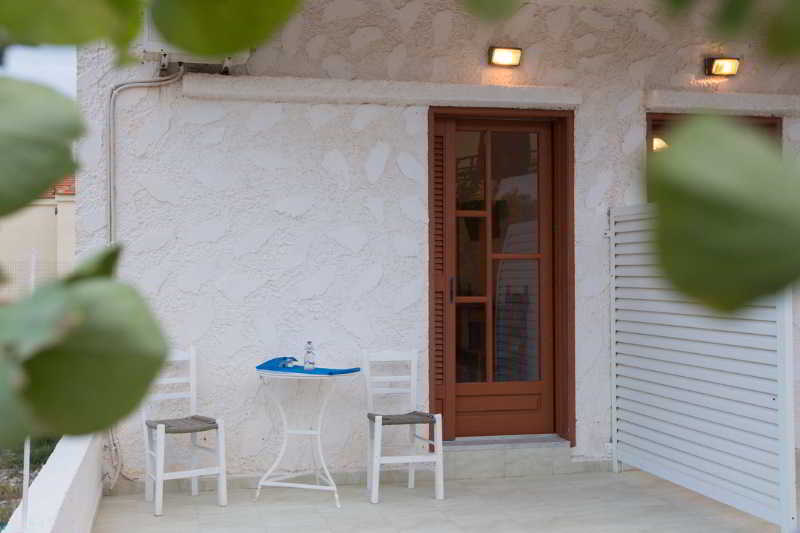 Отель Filoxenia Apartments