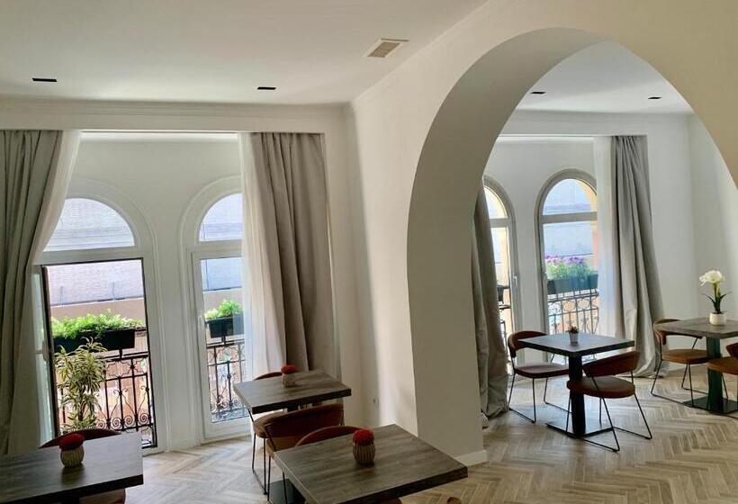 בית מלון כפרי Florea Palace