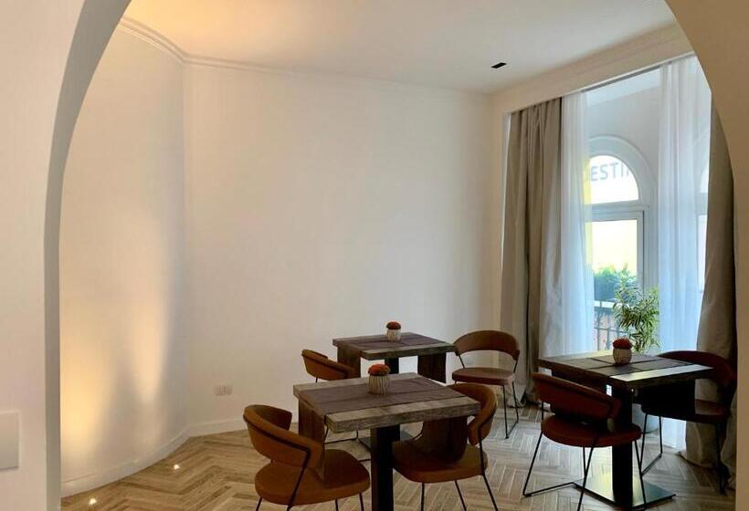 בית מלון כפרי Florea Palace