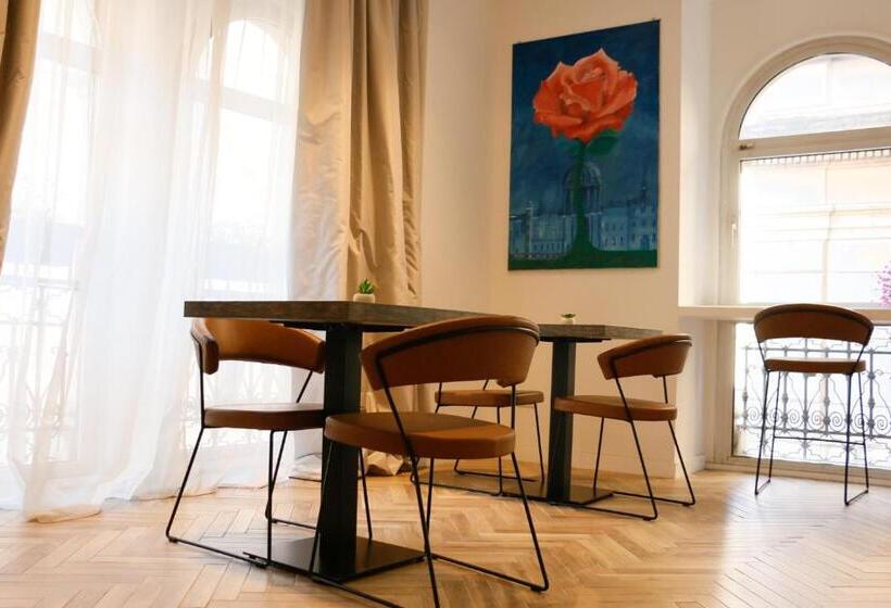 בית מלון כפרי Florea Palace