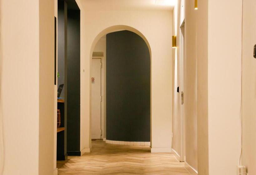 בית מלון כפרי Florea Palace