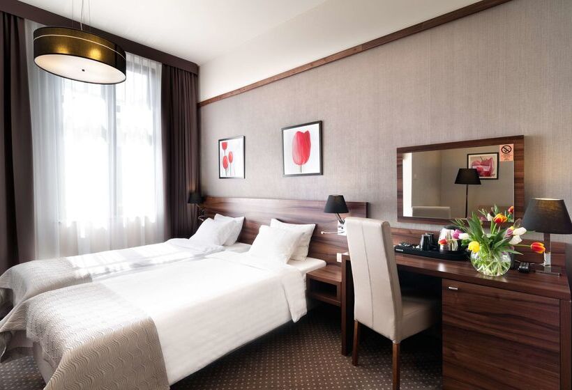 هتل Golden Tulip Krakow City Center