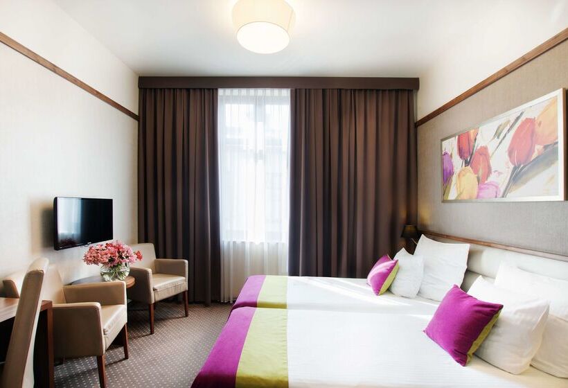 هتل Golden Tulip Krakow City Center