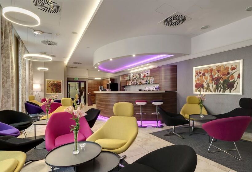 בית מלון כפרי Golden Tulip Krakow City Center