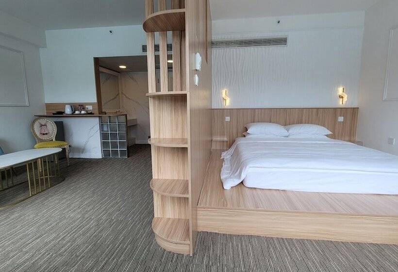 هتل Grand Bay View