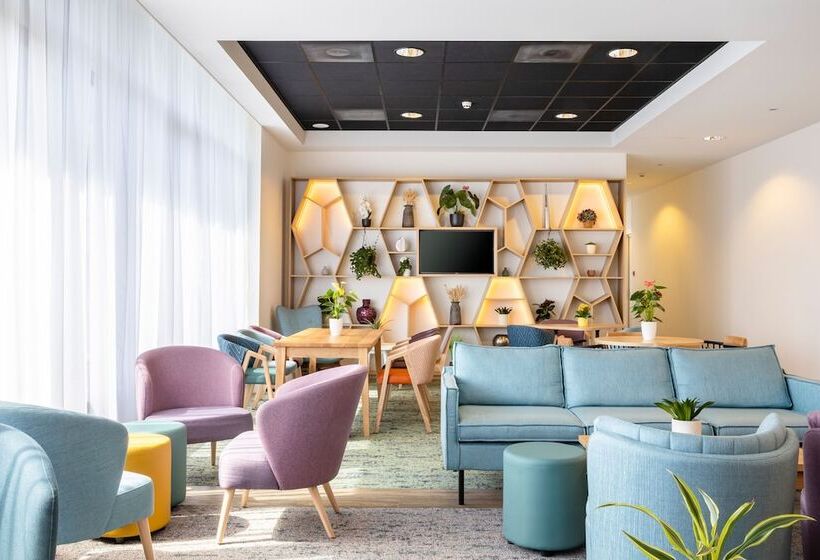 Отель Hampton By Hilton Amsterdam Airport Schiphol