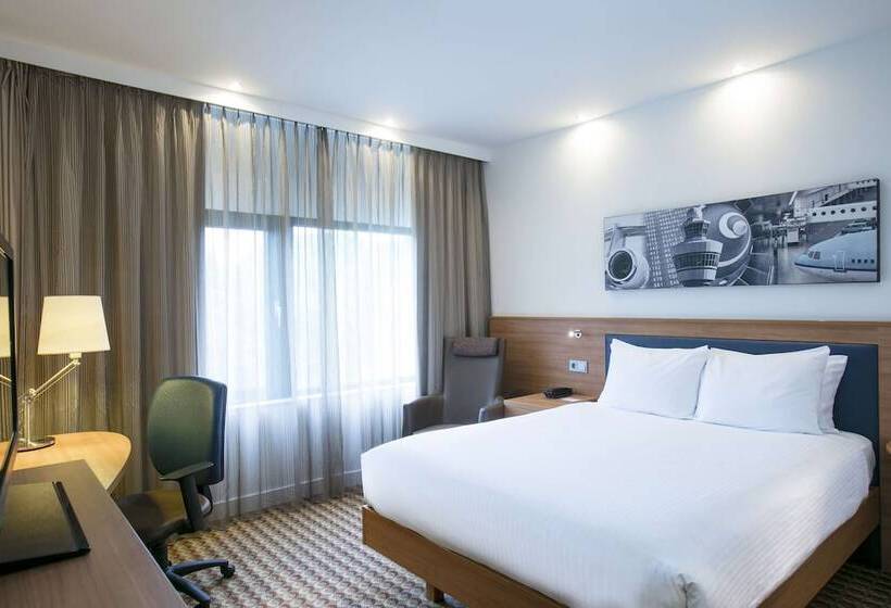Отель Hampton By Hilton Amsterdam Airport Schiphol