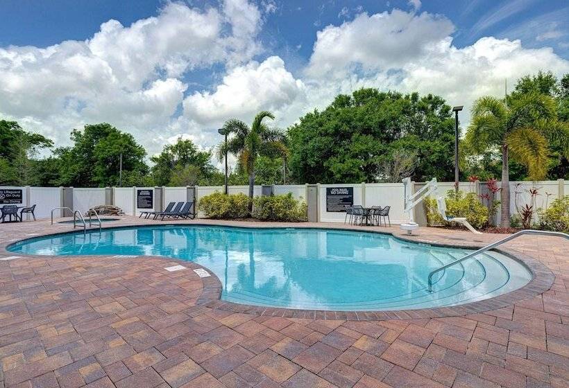 فندق Hampton Inn & Suites Tampa Northwest/oldsmar