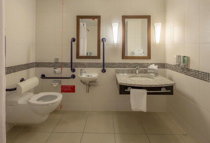 Отель Hilton At St George S Park, Burton Upon Trent