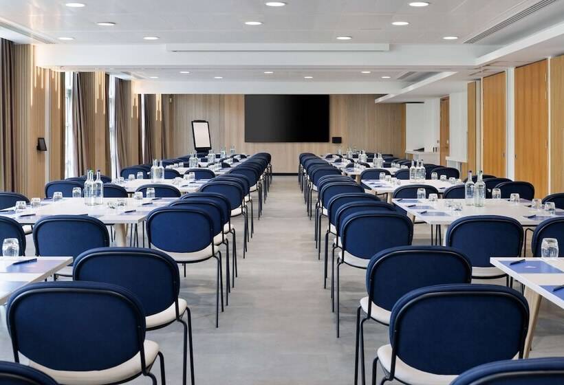 Отель Hilton At St George S Park, Burton Upon Trent