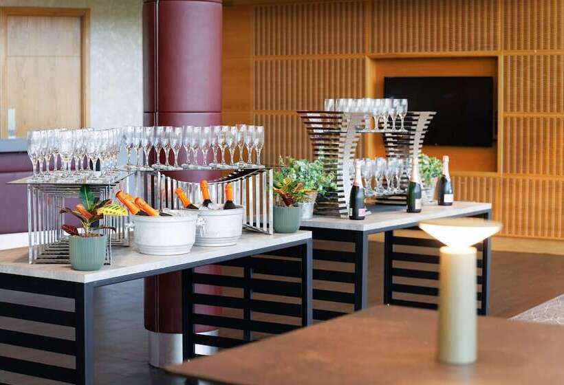 Отель Hilton At St George S Park, Burton Upon Trent