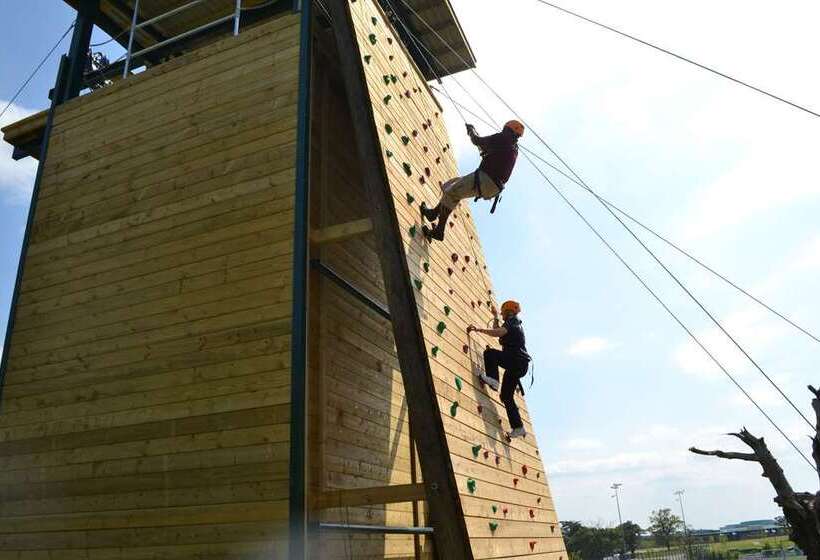 Отель Hilton At St George S Park, Burton Upon Trent