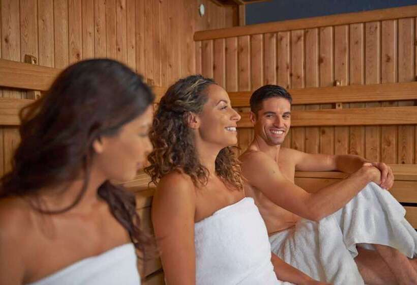 Отель Hilton At St George S Park, Burton Upon Trent