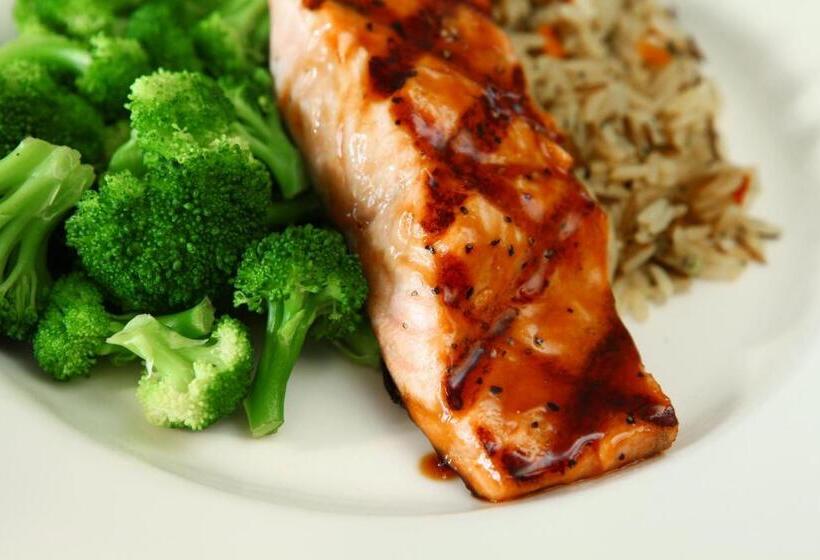 فندق Holiday Inn And Suites East Peoria, An Ihg