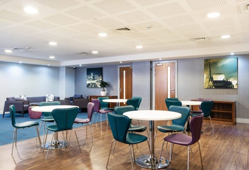 هتل Holiday Inn Express Birmingham   Snow Hill, An Ihg