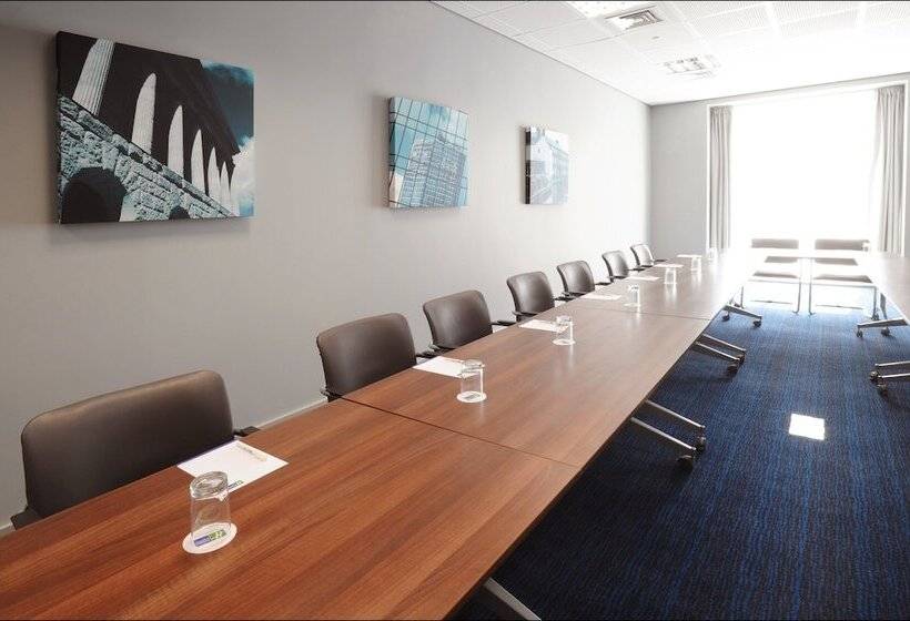 هتل Holiday Inn Express Birmingham   Snow Hill, An Ihg