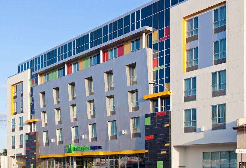 호텔 Holiday Inn Express North Hollywood   Burbank Area, An Ihg