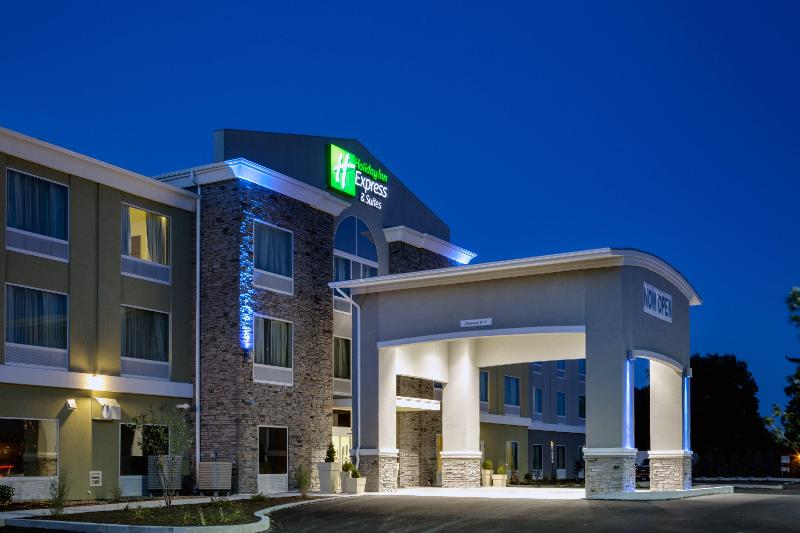 בית מלון כפרי Holiday Inn Express & Suites Carlisle, An Ihg