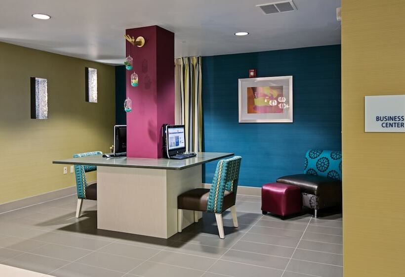 בית מלון כפרי Holiday Inn Express & Suites Carlisle, An Ihg