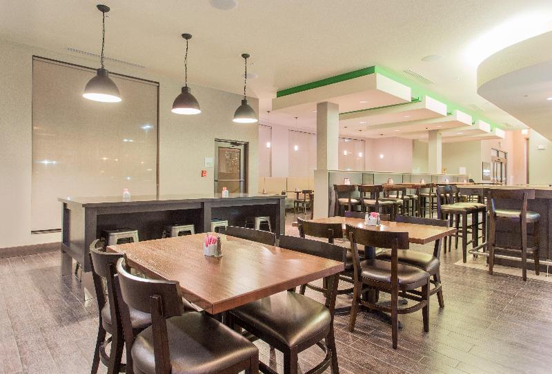 فندق Holiday Inn Texarkana Arkansas Convention Center, An Ihg