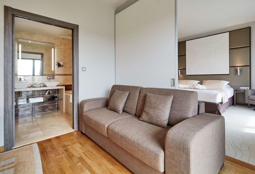 Kyriad Prestige Lyon Est   Saint Priest Eurexpo Hotel And Spa
