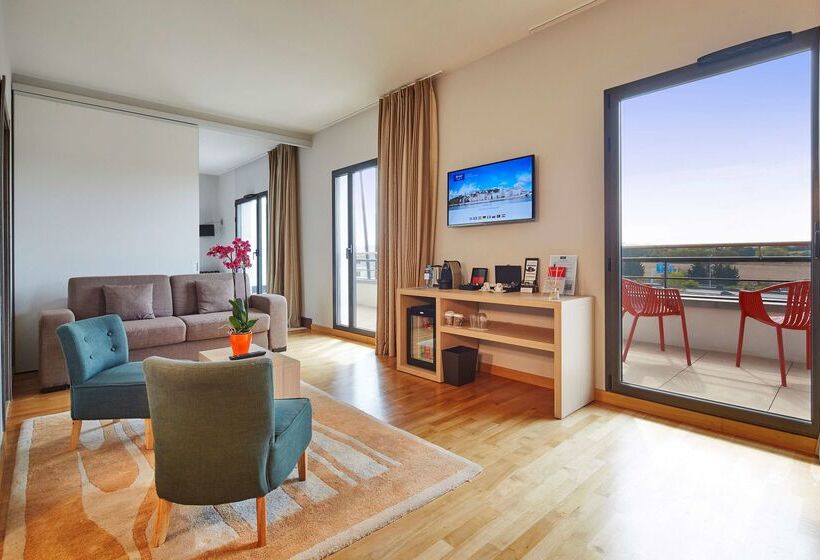 Kyriad Prestige Lyon Est   Saint Priest Eurexpo Hotel And Spa