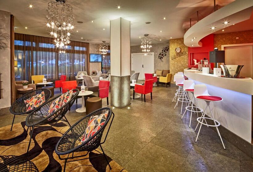 Kyriad Prestige Lyon Est   Saint Priest Eurexpo Hotel And Spa