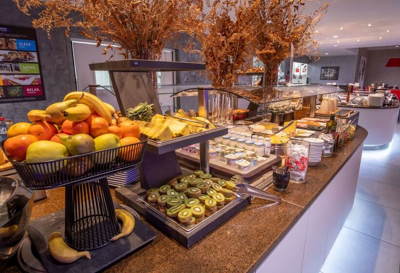 Kyriad Prestige Lyon Est   Saint Priest Eurexpo Hotel And Spa