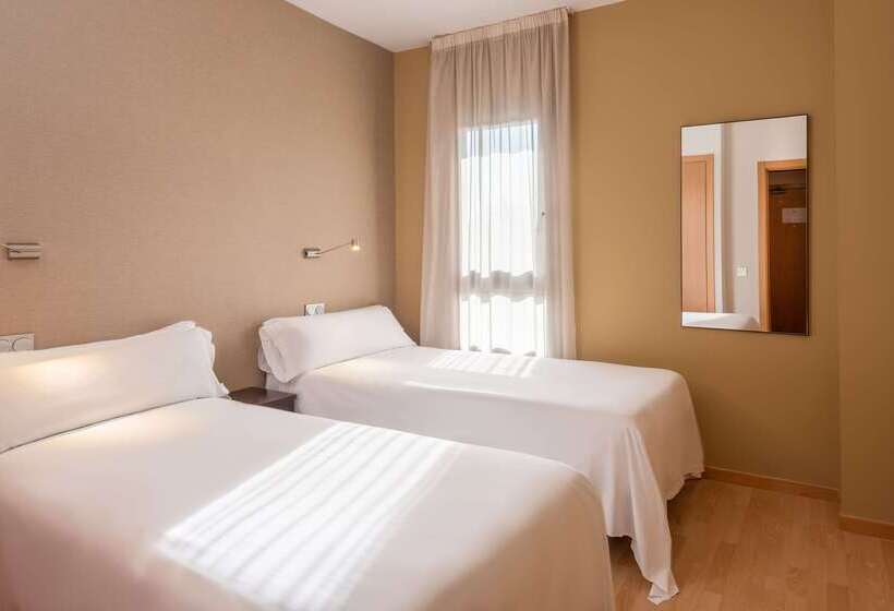 فندق Madrid Airport Suites, Affiliated By Meliá