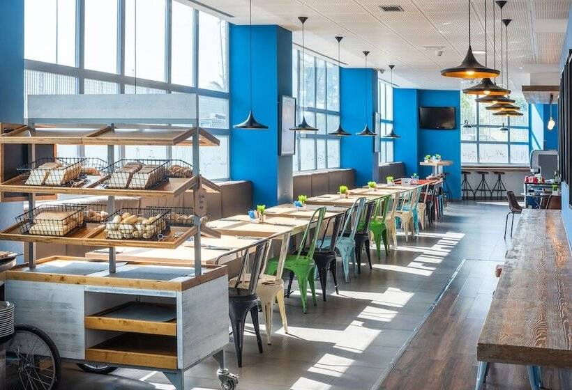 فندق Madrid Airport Suites, Affiliated By Meliá