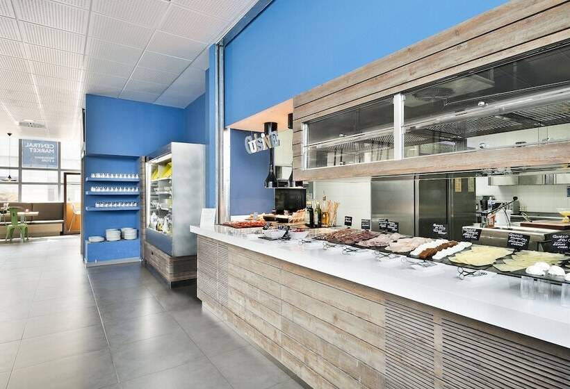 فندق Madrid Airport Suites, Affiliated By Meliá