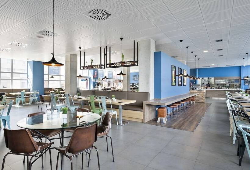 فندق Madrid Airport Suites, Affiliated By Meliá