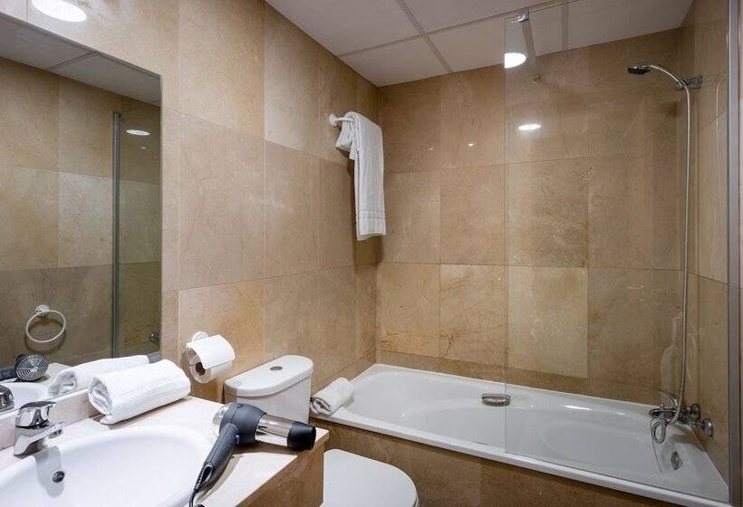 فندق Madrid Airport Suites, Affiliated By Meliá