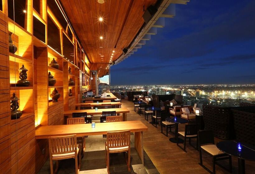 Отель Marriott Bangkok Sukhumvit