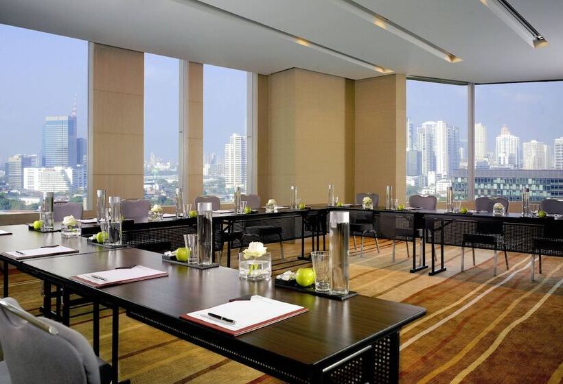 Отель Marriott Bangkok Sukhumvit