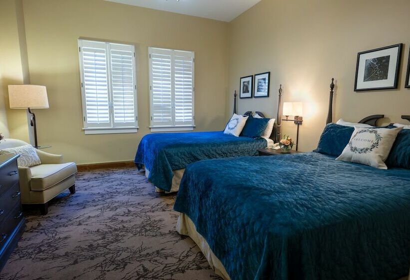 Отель Mountain Lake Lodge