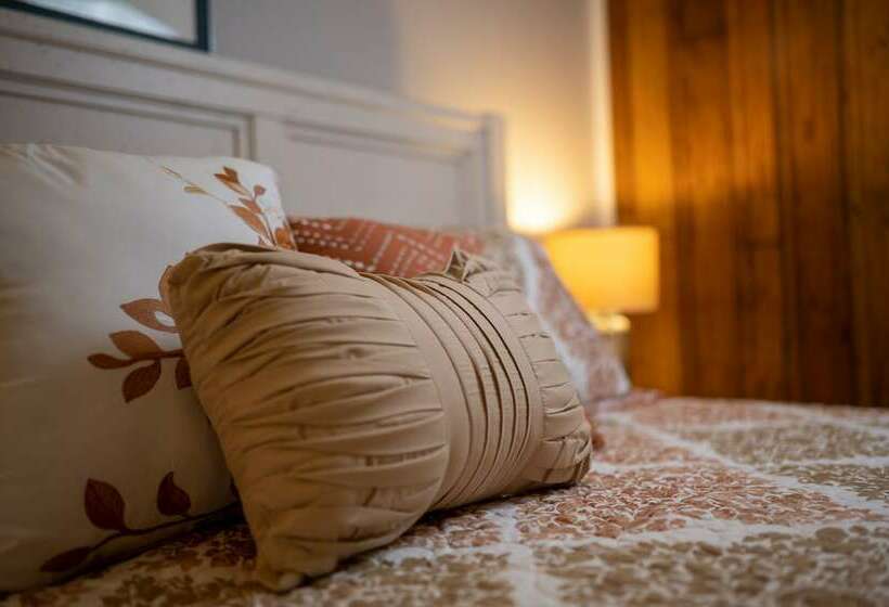 Отель Mountain Lake Lodge