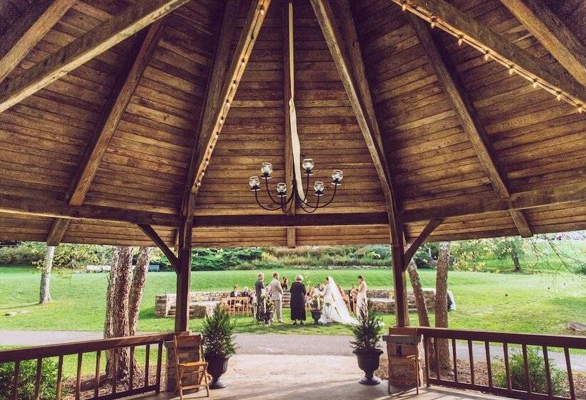 Отель Mountain Lake Lodge