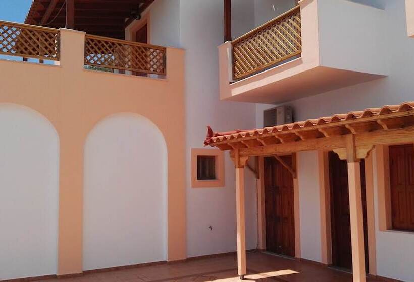 호텔 Nereides Apartments