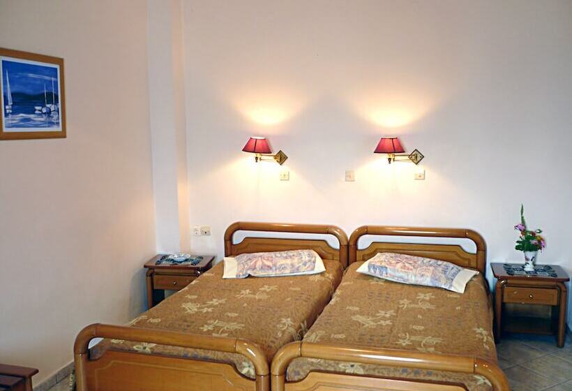 호텔 Nereides Apartments